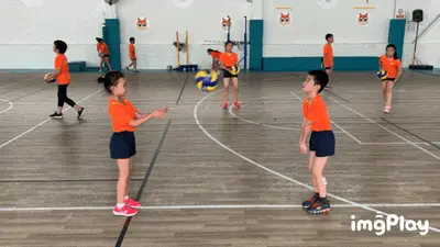 米兰名宿博列洛涛本赛季的米兰：目前球队成绩很好，但阿莱格里缺个我这样的中锋